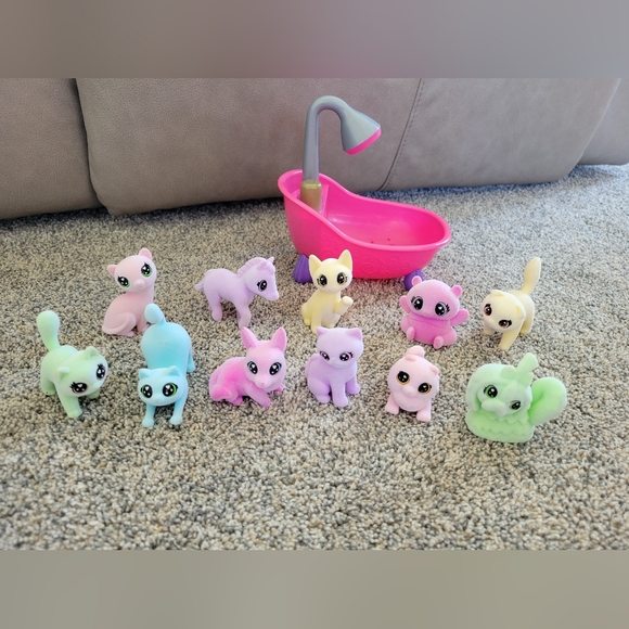 Bundle of crayola scribble scrubbie pets And Bathtub - Picture 1 of 8